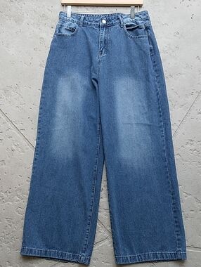 Classic Wide-Leg Women's Jeans in Medium Blue 32x29